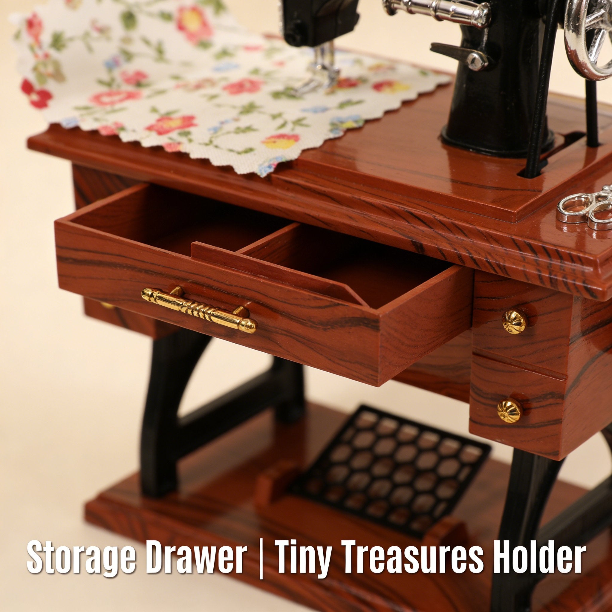 Mini Sewing Machine Clockwork Music Box🧵✨